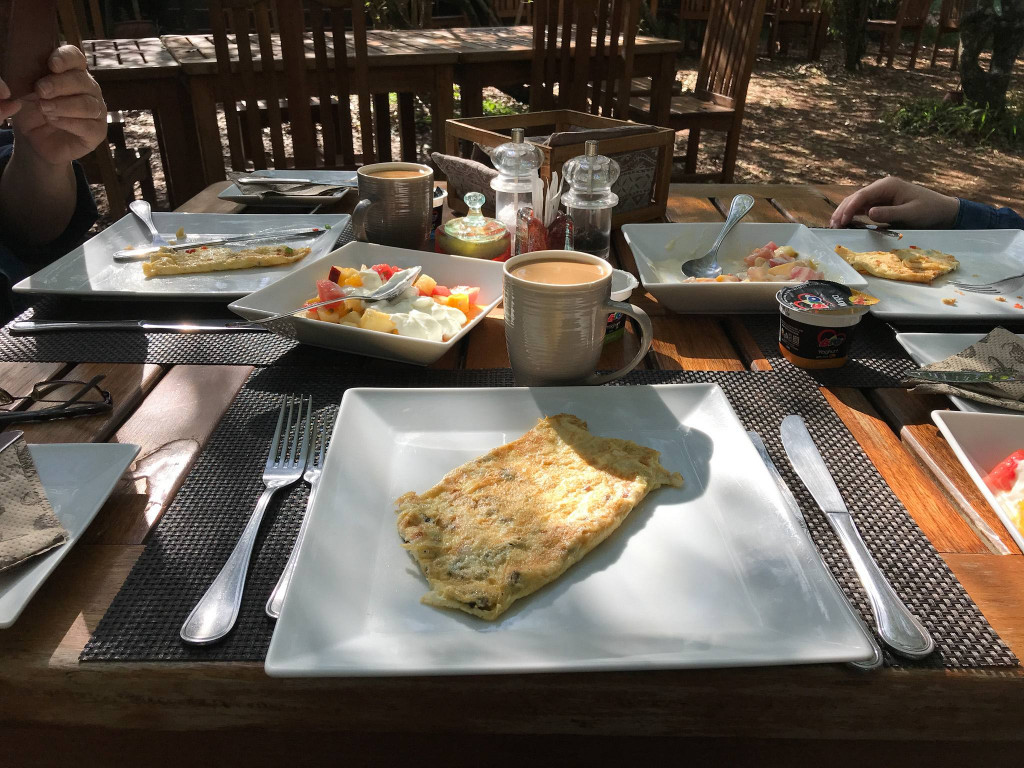 Frühstück im Camp