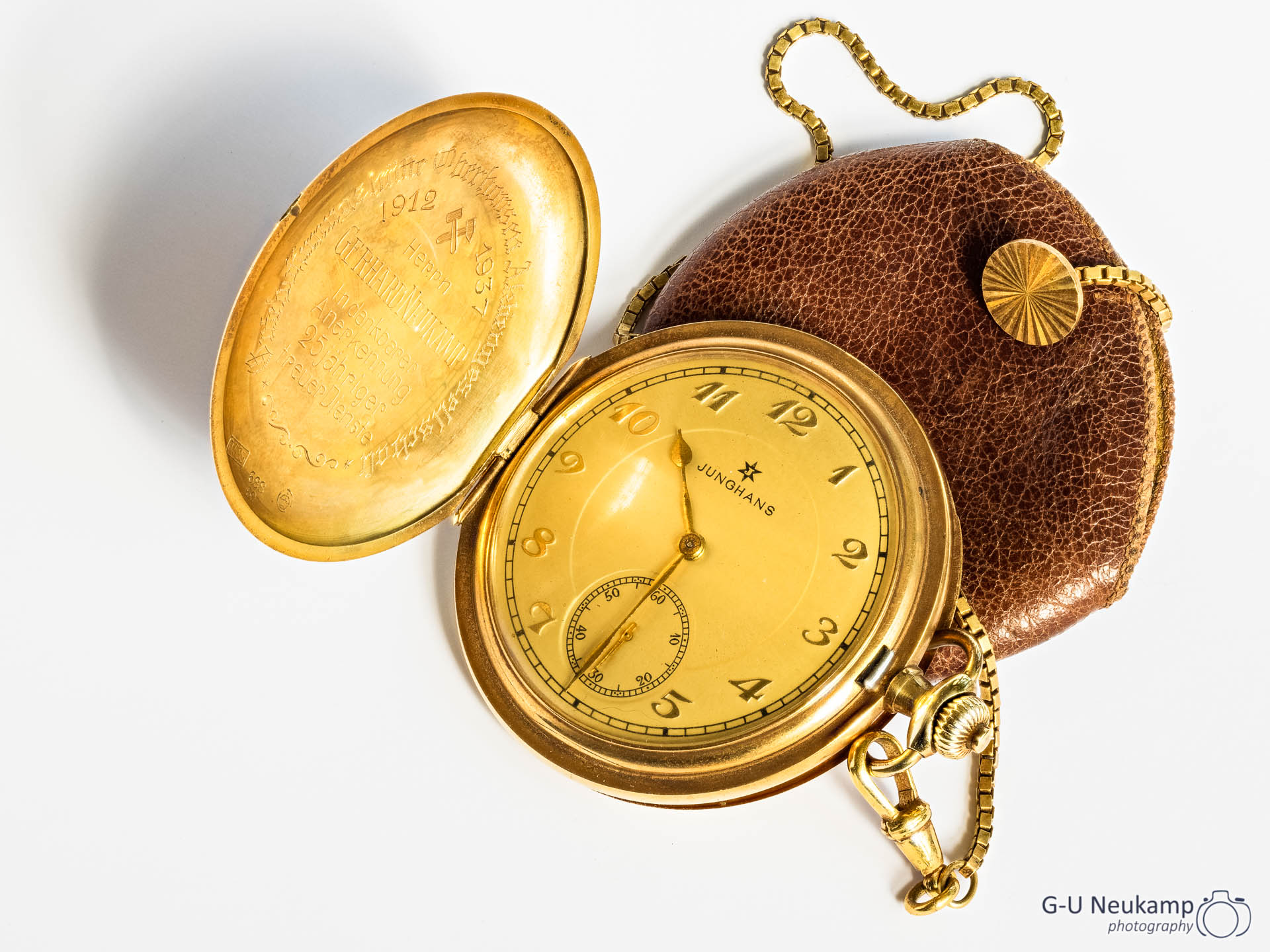 Open pocket watch with etuit