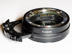 Read more about the article Drop-In Filter Mount Adapter EF-EOS R mit C-PL Polfilter